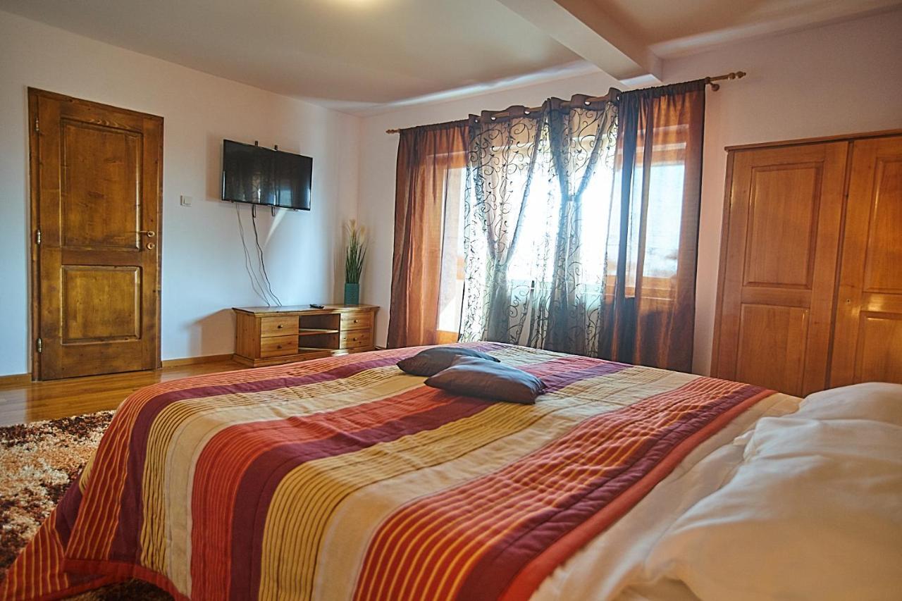 Insula Christiana Hotel คริสเตียน ภายนอก รูปภาพ